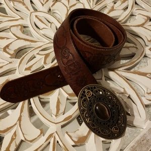 FOSSIL BROWN LEATHER BELT W/ANTIQUED BRONZE BUCKLE